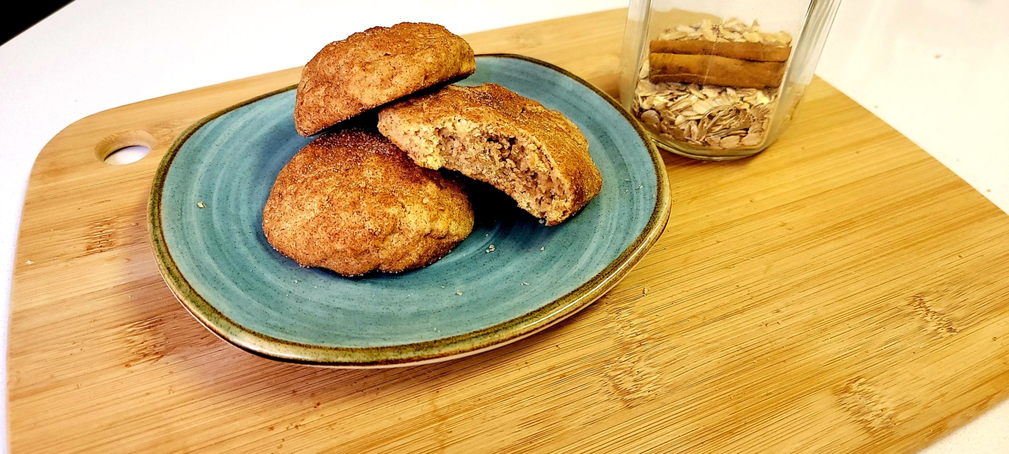 How to make oatmeal snickerdoodle cookies (soft and chewy)