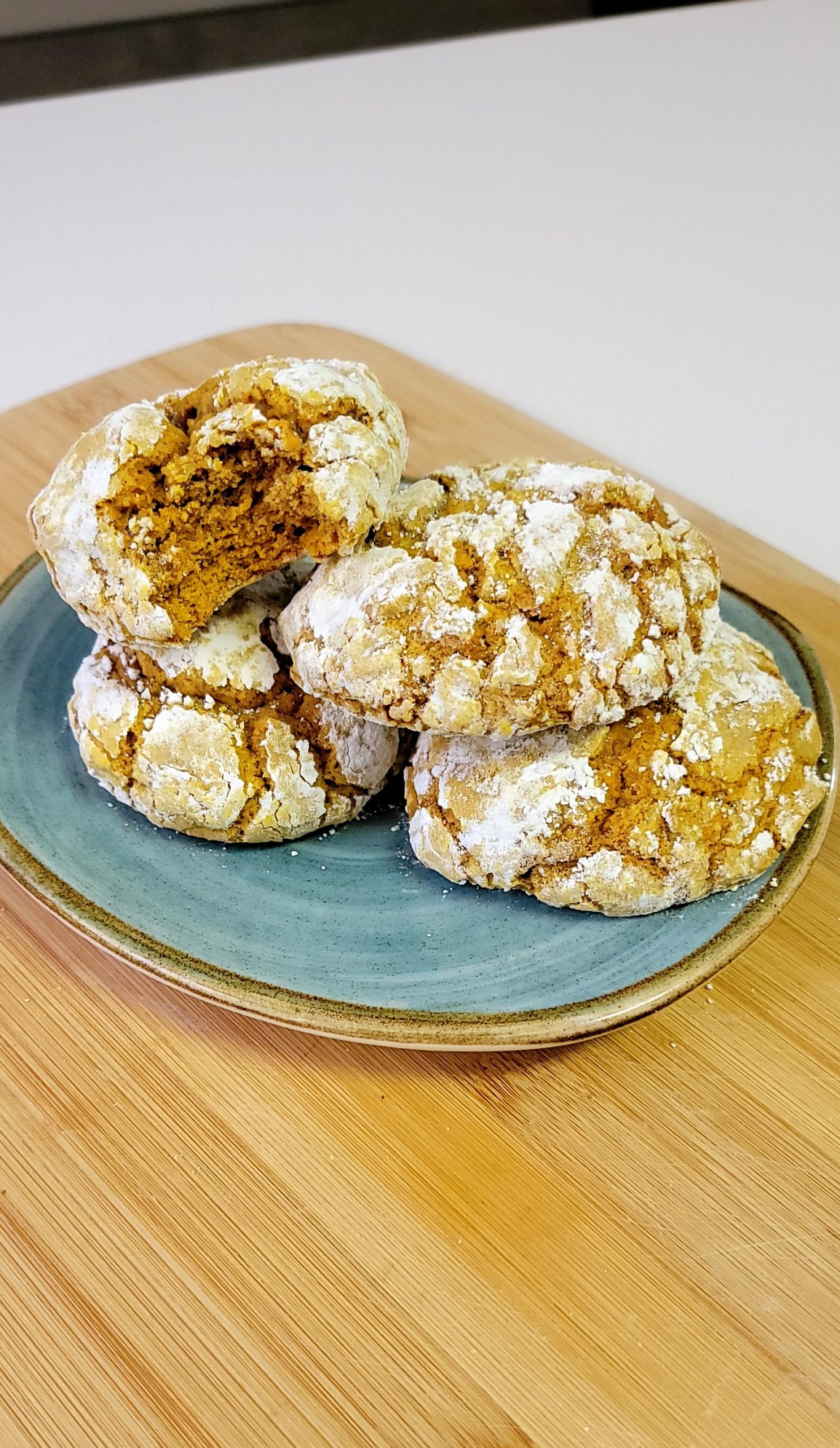 soft pumpkin crinkle cookies