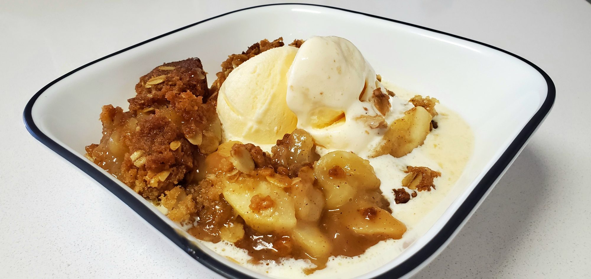 easy apple crisp with oat topping